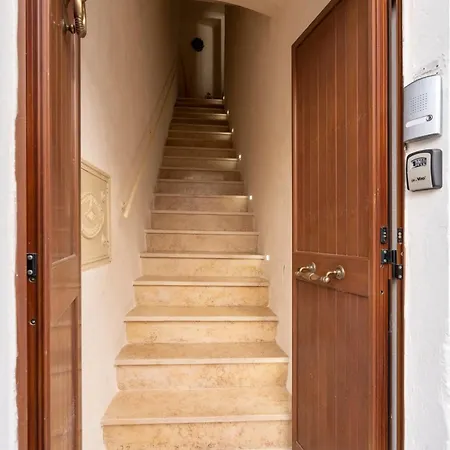 Cavour 30 *